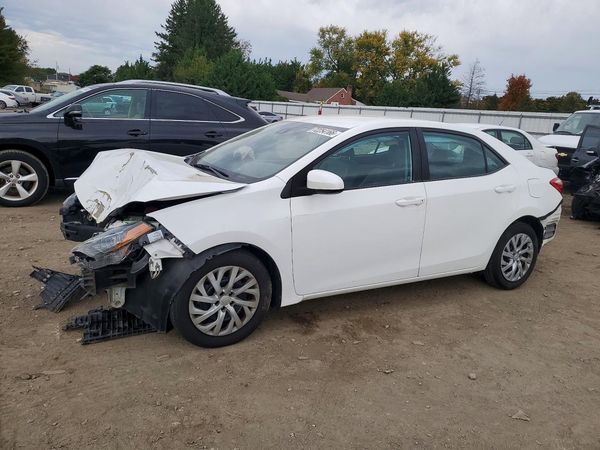 2017 TOYOTA COROLLA — Front 3/4