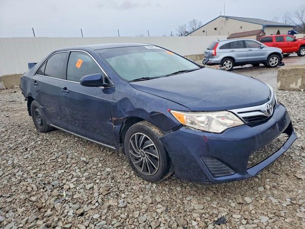 2014 TOYOTA CAMRY — Passenger 3/4