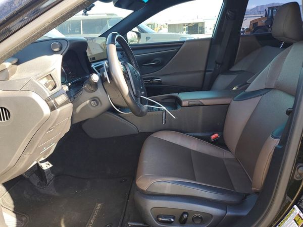 2024 LEXUS ES