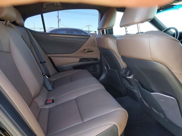 2024 LEXUS ES