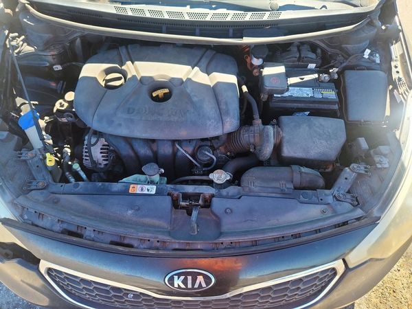 2016 KIA FORTE GL (Middle-Low Grade) — Engine bay