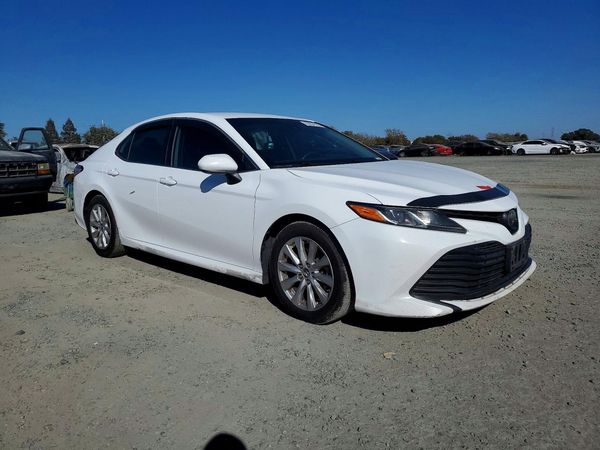 2019 TOYOTA CAMRY L/LE/SE/XLE — Passenger 3/4