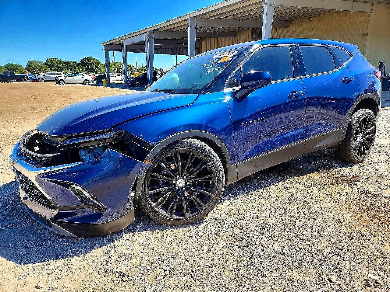 2023 CHEVROLET BLAZER 2LT — Front 3/4