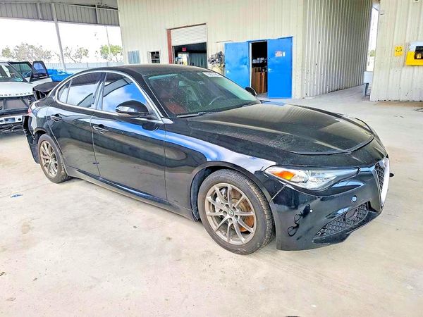 2018 ALFA ROMEO GIULIA — Passenger 3/4