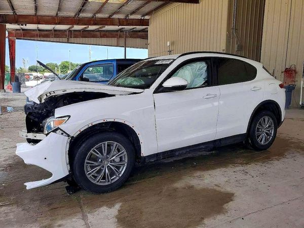 2022 ALFA ROMEO STELVIO — DSFA — Front 3/4