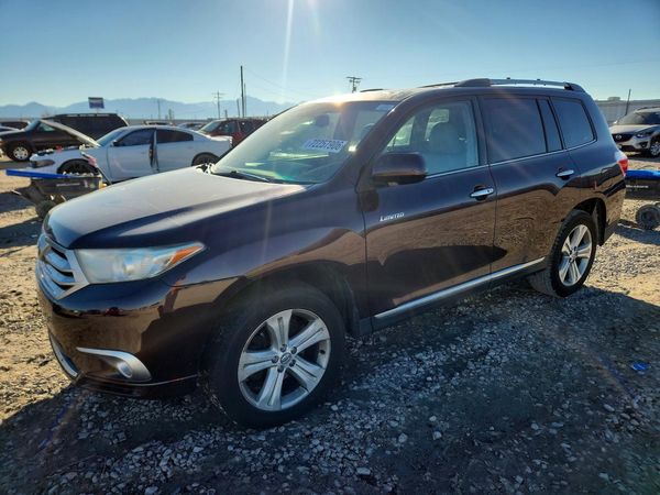 2013 TOYOTA HIGHLANDER Base/Hybrid — Front 3/4