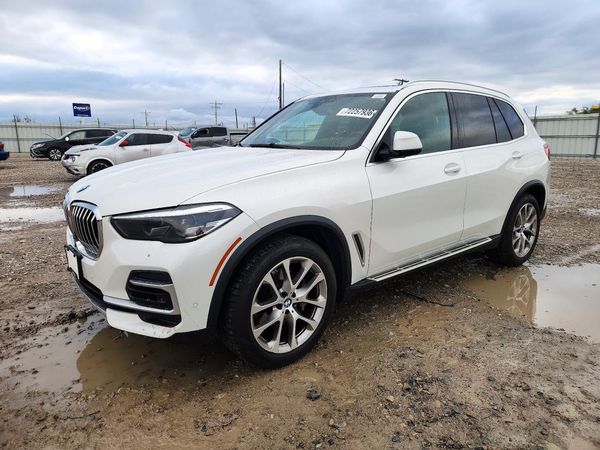 2023 BMW X5 xDrive40i — Front 3/4