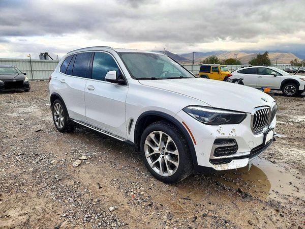 2023 BMW X5 xDrive40i — Passenger 3/4