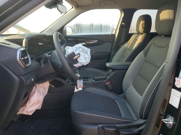 2025 CHEVROLET TRAILBLZR LT — DENT