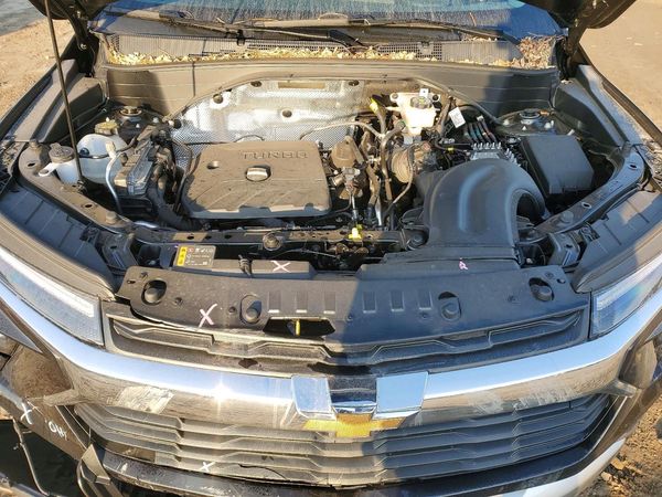 2025 CHEVROLET TRAILBLZR LT — Engine bay
