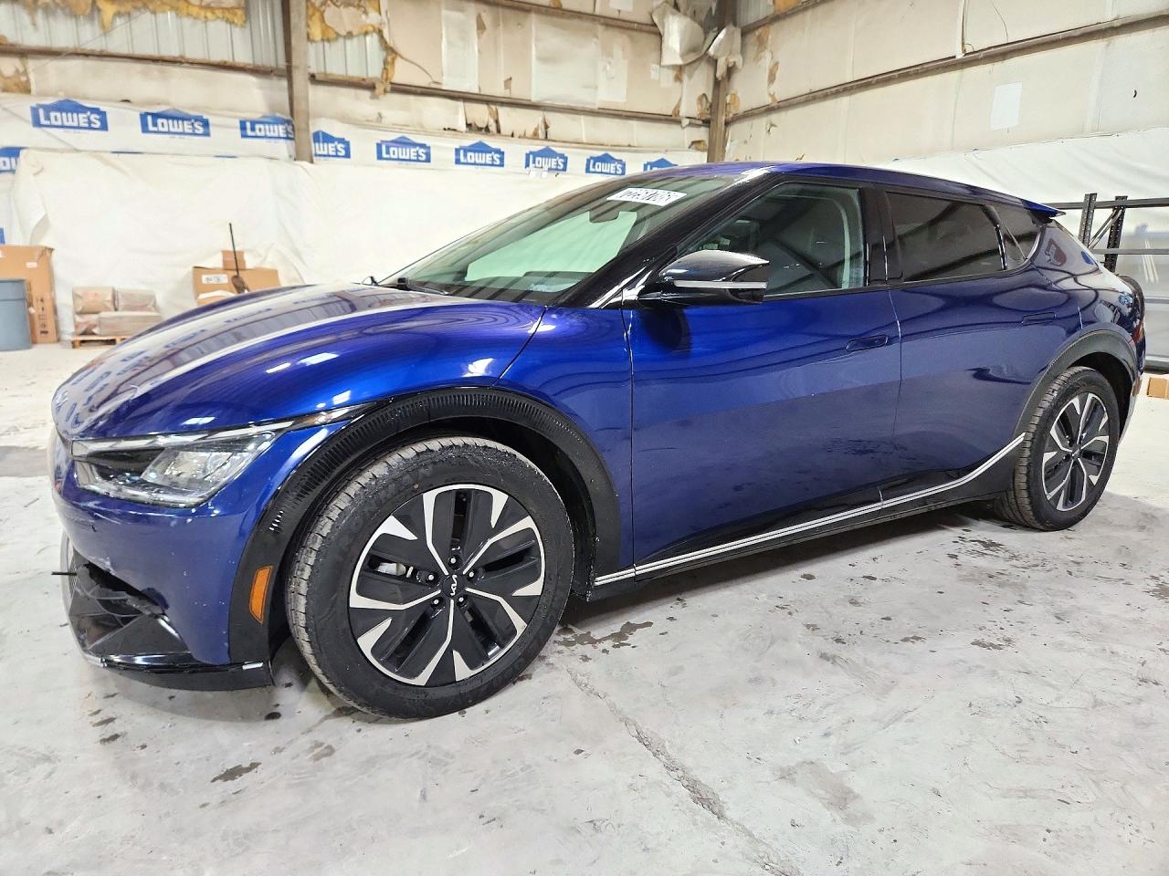 2024 KIA EV6 Light, Wind — Front 3/4