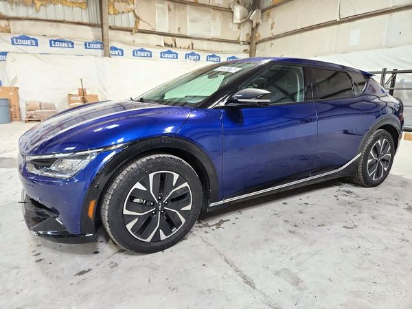 2024 KIA EV6 Light, Wind — Front 3/4