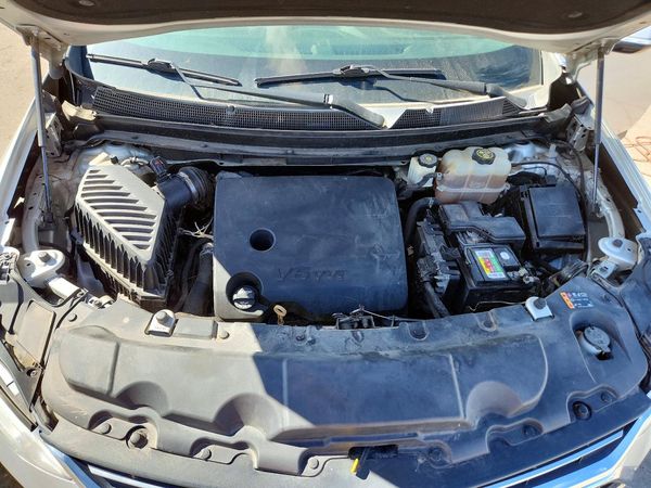 2019 CHEVROLET TRAVERSE LT — Engine bay