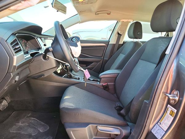 2020 VOLKSWAGEN JETTA S, SE, R-Line — DENT