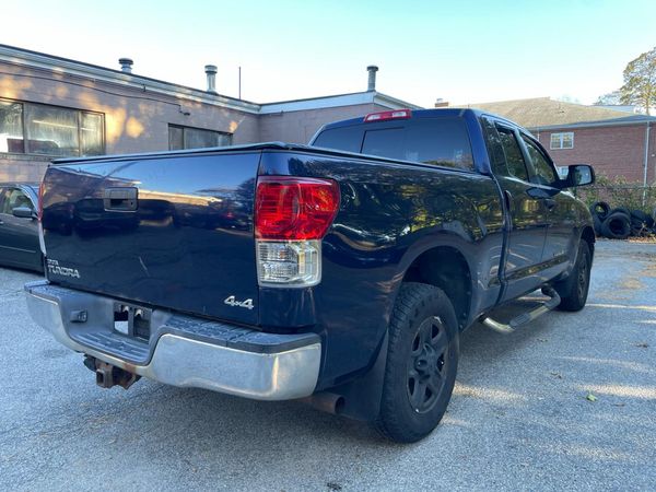 2013 TOYOTA TUNDRA SR5
