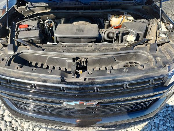 2023 CHEVROLET SUBURBAN RST — Engine bay