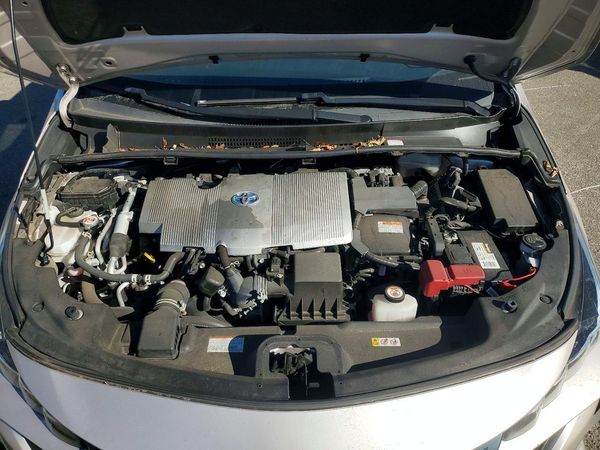 2022 TOYOTA PRIUS — Engine bay