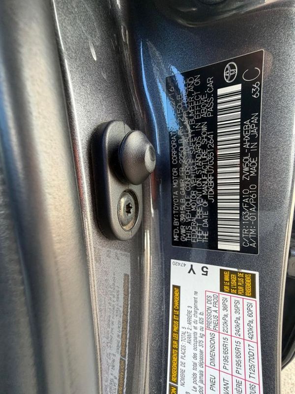 2016 TOYOTA PRIUS One/Two