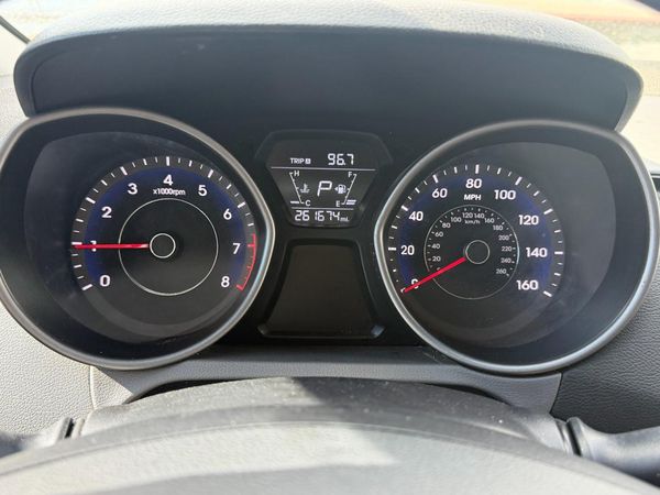 2014 HYUNDAI ELANTRA GLS(Middle)