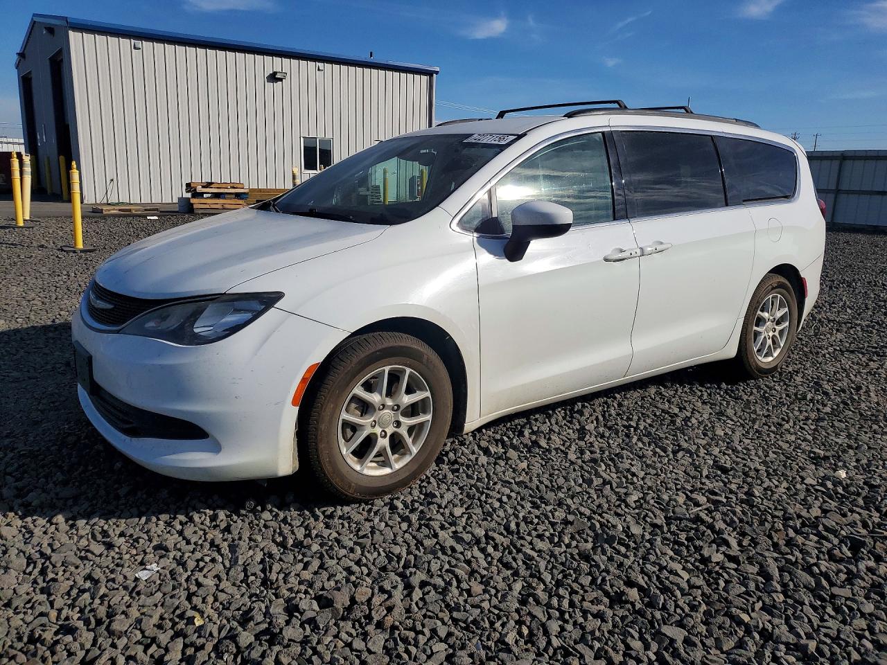 2020 CHRYSLER VOYAGER LXI — Front 3/4