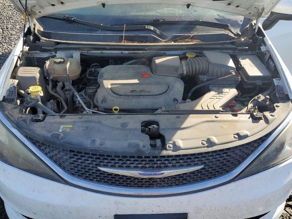2020 CHRYSLER VOYAGER LXI — Engine bay