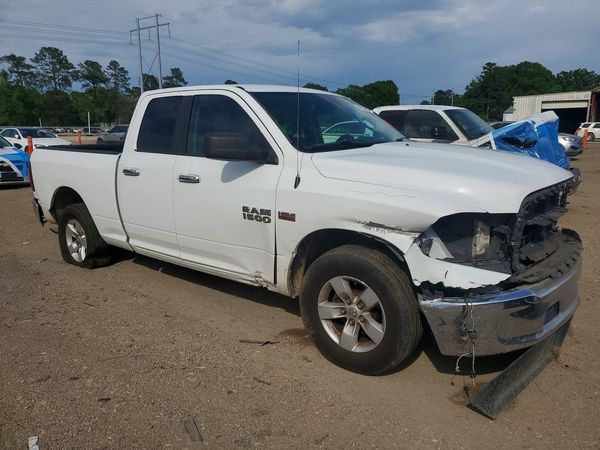 2014 RAM 1500 SLT — Passenger 3/4
