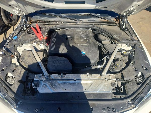 2021 BMW 4 SERIES xDrive — Engine bay