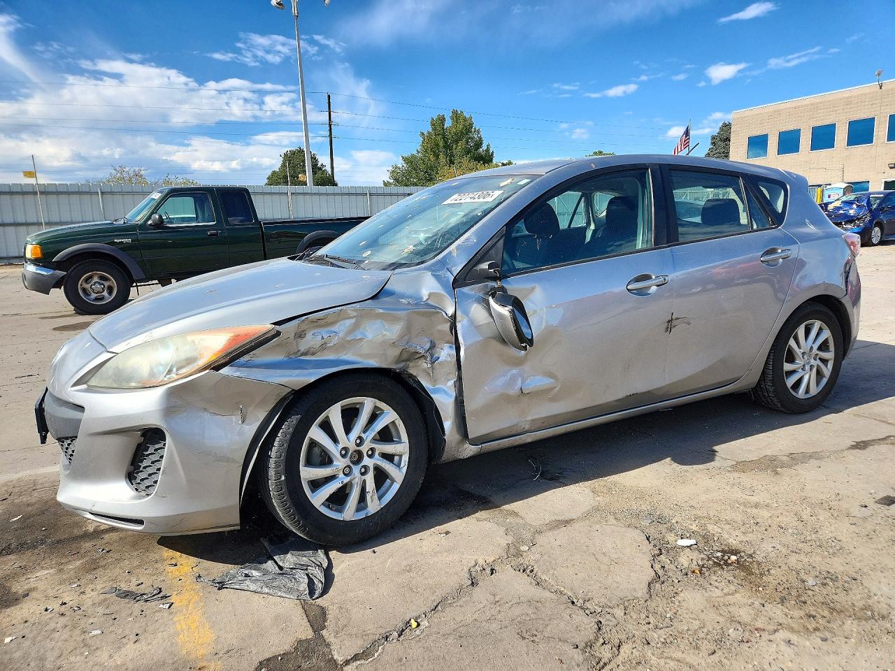 2012 MAZDA 3 Touring/GS — Front 3/4