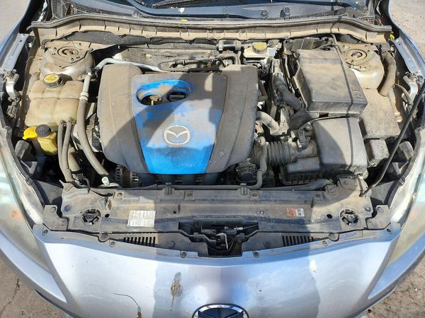 2012 MAZDA 3 Touring/GS — Engine bay