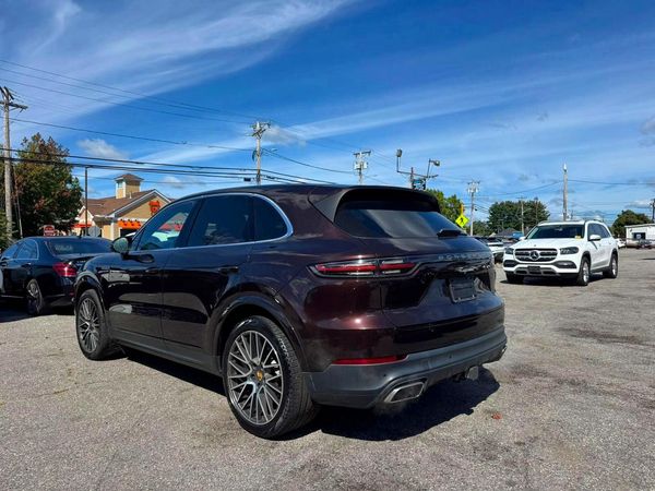2021 PORSCHE CAYENNE