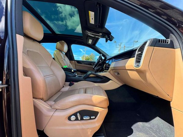 2021 PORSCHE CAYENNE