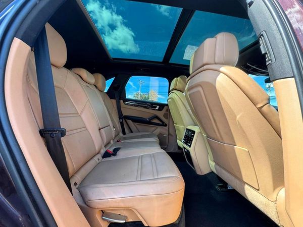 2021 PORSCHE CAYENNE
