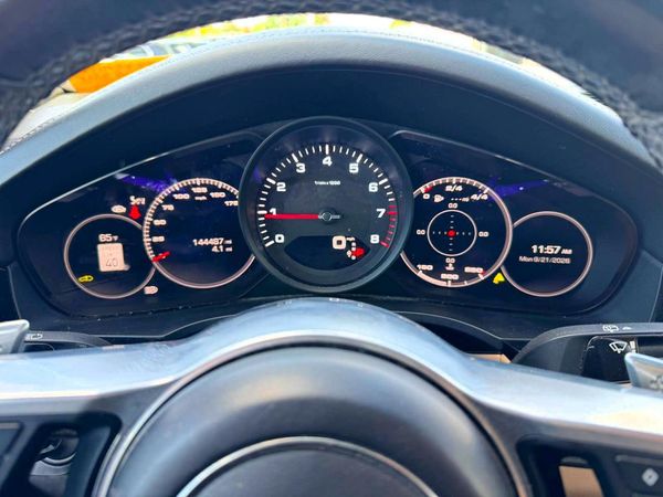 2021 PORSCHE CAYENNE