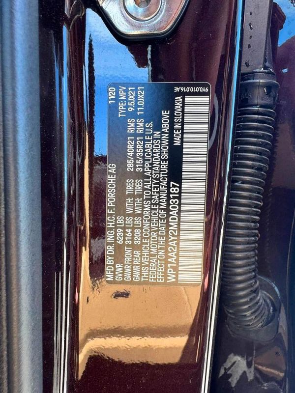 2021 PORSCHE CAYENNE