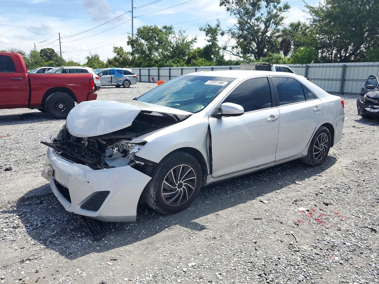 2014 TOYOTA CAMRY — Front 3/4