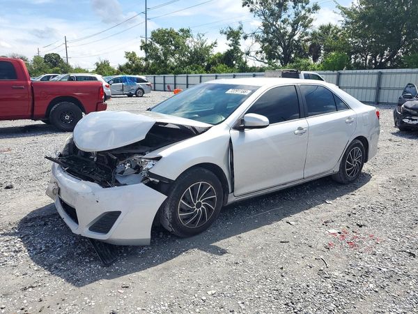 2014 TOYOTA CAMRY — DSFA — Front 3/4