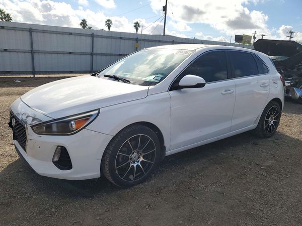 2018 HYUNDAI ELANTRA Elantra GT — Front 3/4