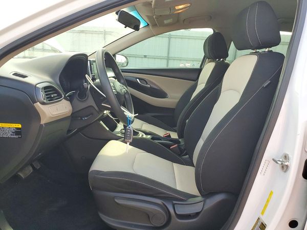 2018 HYUNDAI ELANTRA Elantra GT — DENT