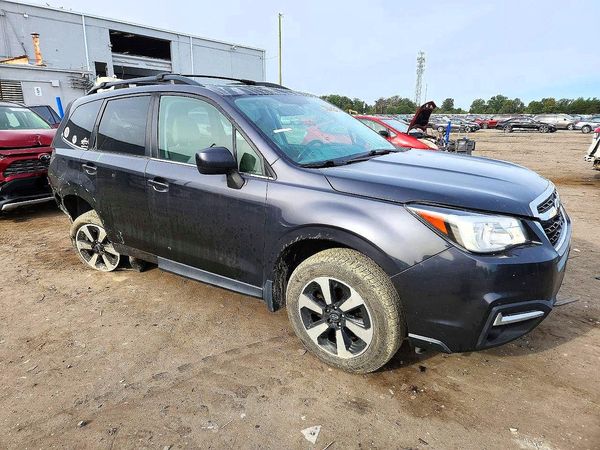 2018 SUBARU FORESTER Limited — Passenger 3/4