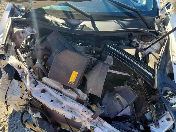 2013 TOYOTA CAMRY — Engine bay