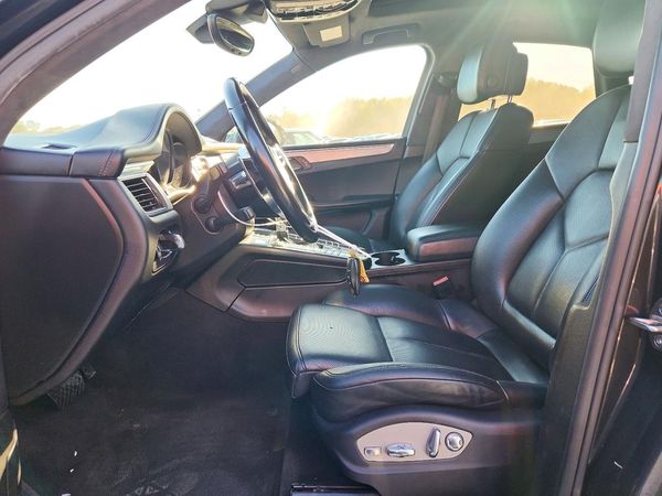 2018 PORSCHE MACAN — DENT