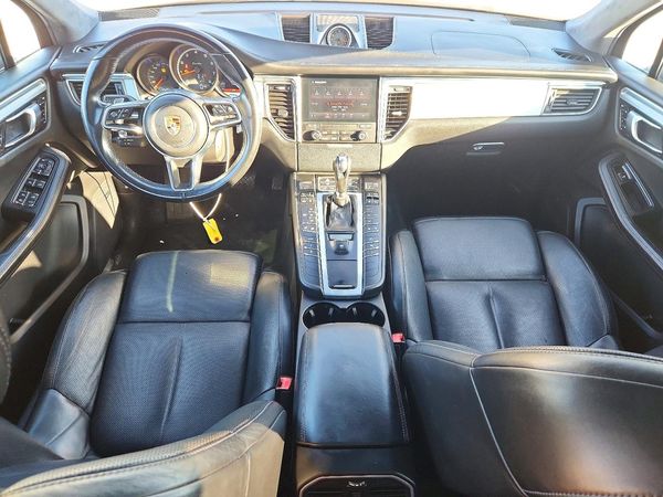 2018 PORSCHE MACAN — CKPT