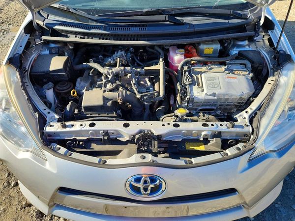 2013 TOYOTA PRIUS — Engine bay