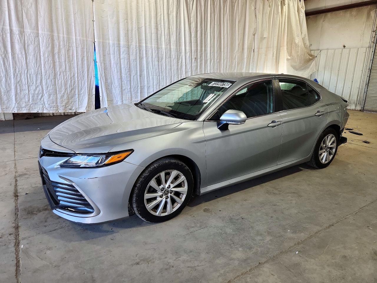 2023 TOYOTA CAMRY LE — Front 3/4