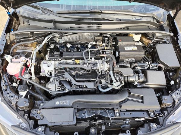 2024 TOYOTA COROLLA SE — Engine bay