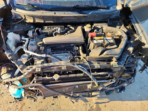 2019 NISSAN ROGUE — Engine bay