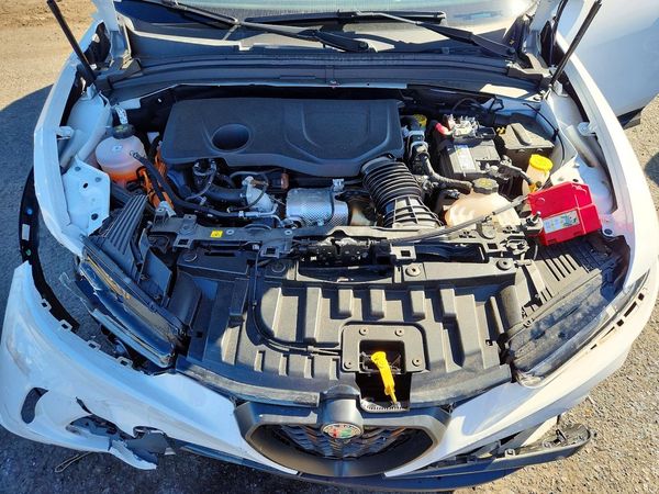 2024 ALFA ROMEO TONALE VEL OCE EAWD — Engine bay