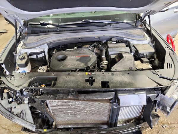 2020 HYUNDAI SANTA FE SEL — Engine bay