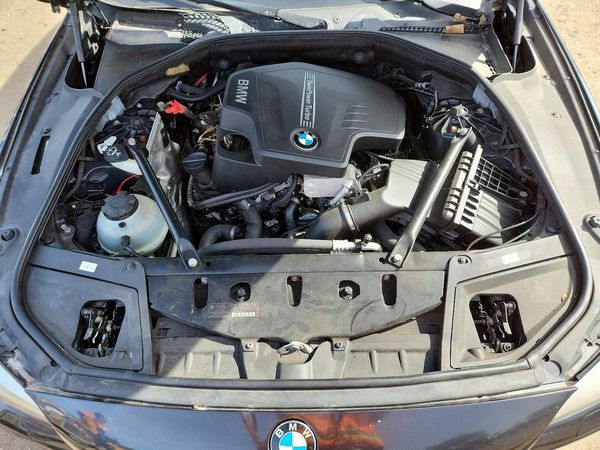 2013 BMW 5 SERIES — Engine bay