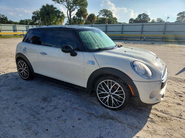 2014 MINI COOPER — Passenger 3/4